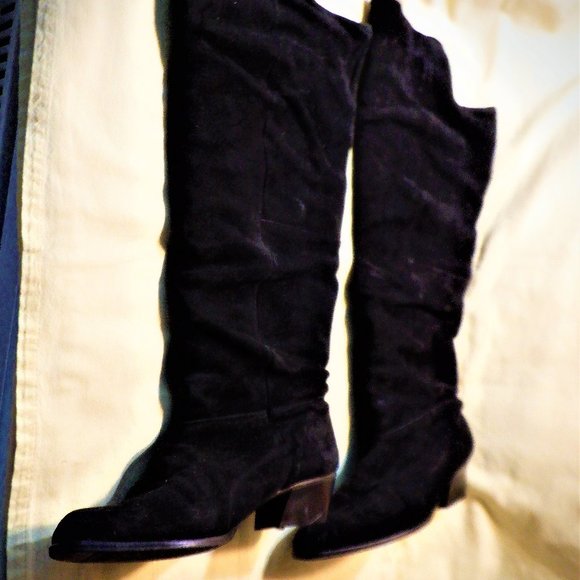 ~ SUEDE *** BOOTS *** 8 ~ Any Season - NEXT TO NEW - Picture 1 of 3